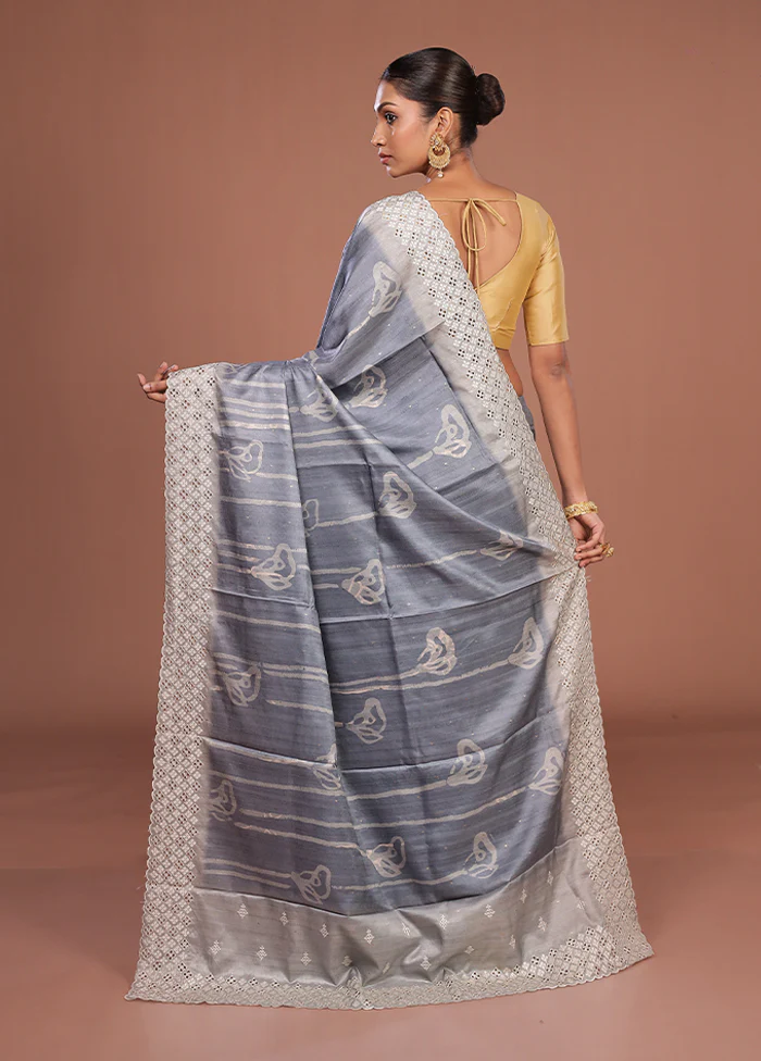 Cream Tussar Silk Saree With Blouse Piece - Image 3