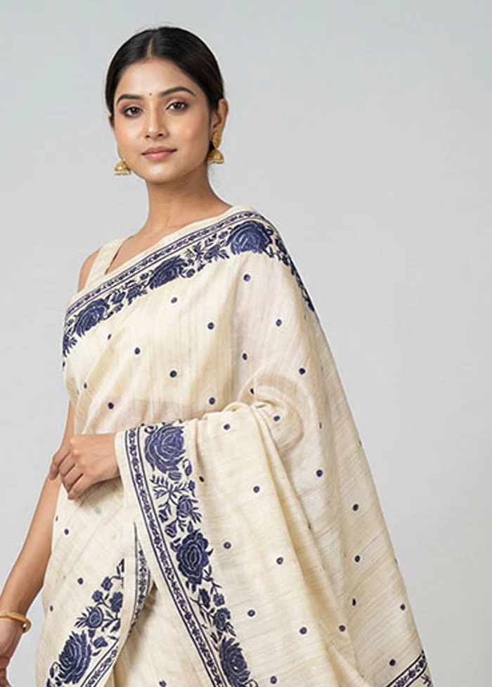 Cream Tussar Silk Saree With Blouse Piece - Image 2