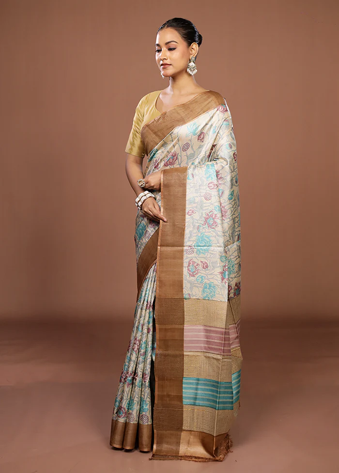 Cream Tussar Silk Saree With Blouse Piece - Image 4