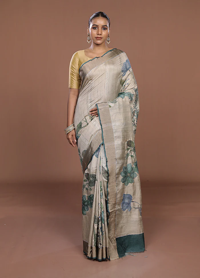 Cream Tussar Silk Saree With Blouse Piece - Image 2