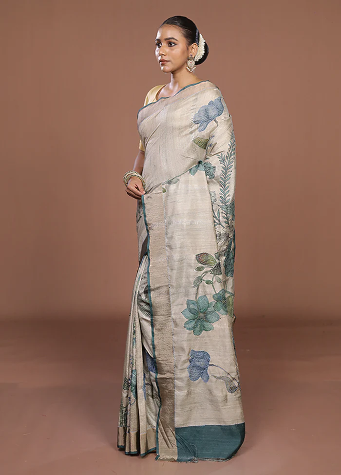 Cream Tussar Silk Saree With Blouse Piece - Image 4