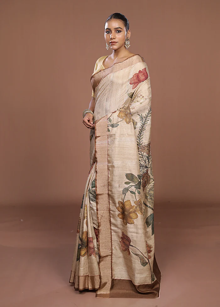 Cream Tussar Silk Saree With Blouse Piece - Image 4