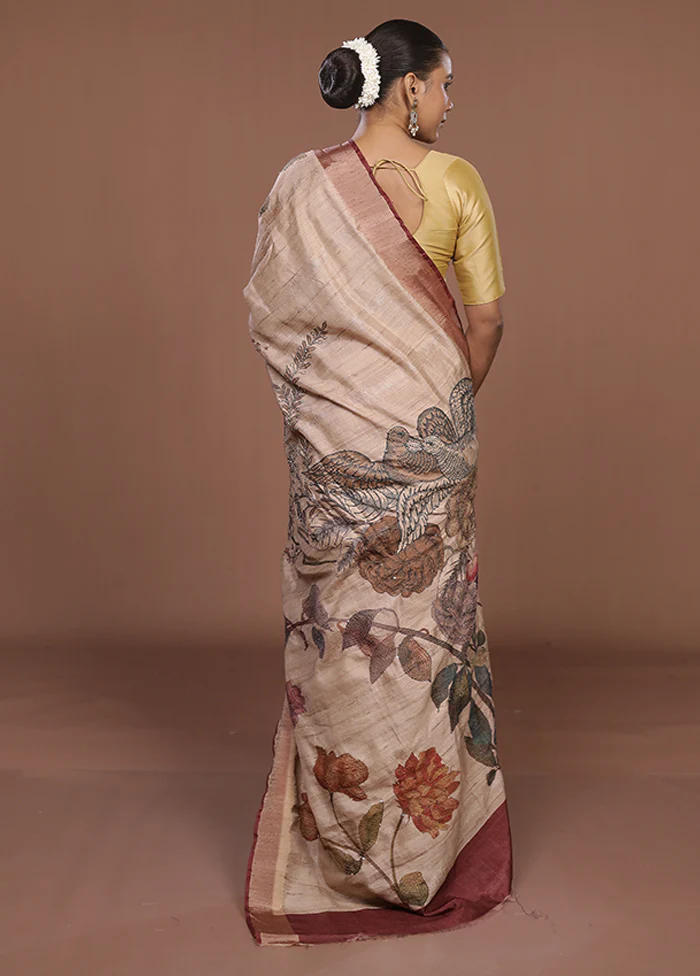 Cream Tussar Silk Saree With Blouse Piece - Image 3