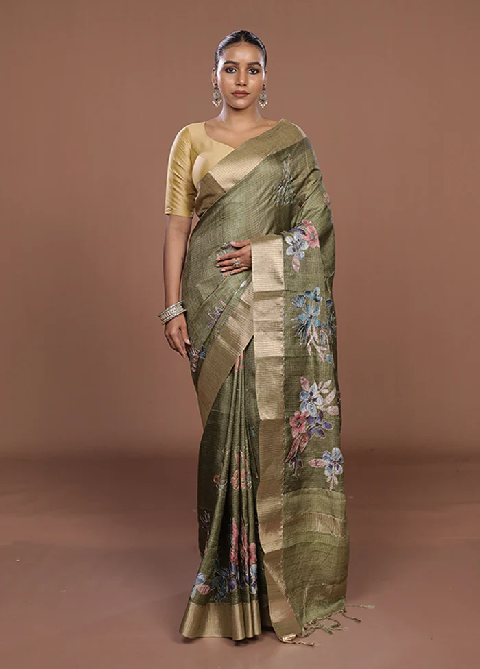 Cream Tussar Silk Saree With Blouse Piece - Image 2