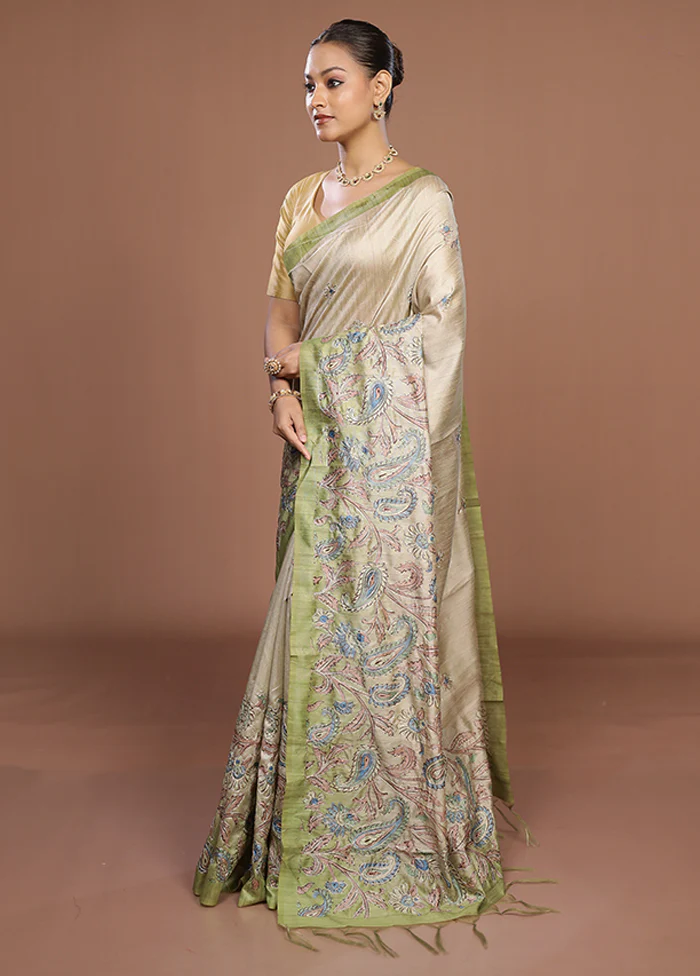Cream Tussar Silk Saree With Blouse Piece - Image 4