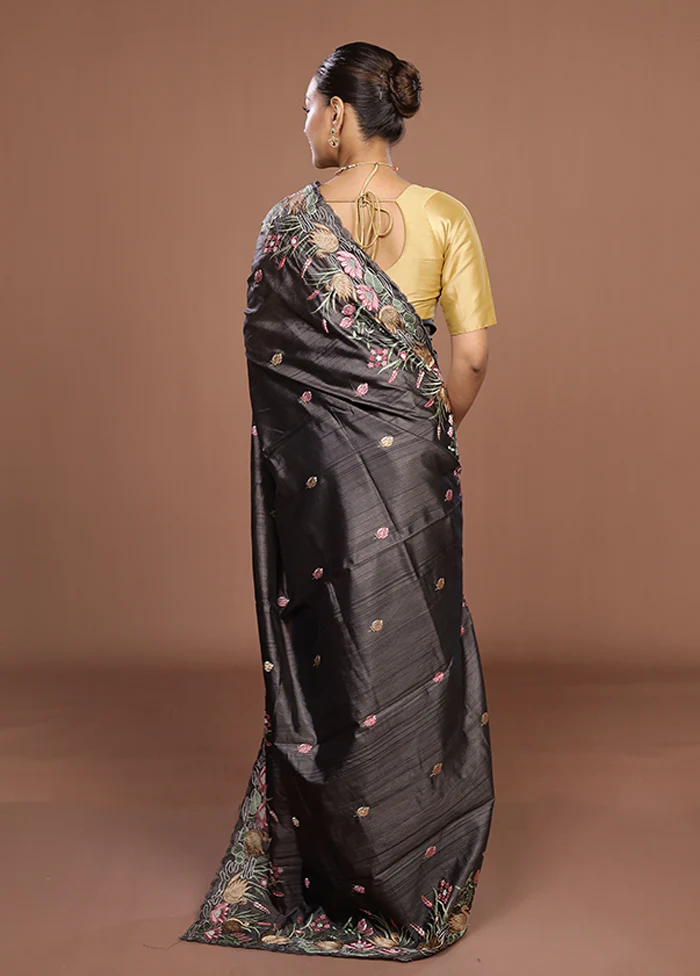 Grey Tussar Silk Saree With Blouse Piece - Image 3