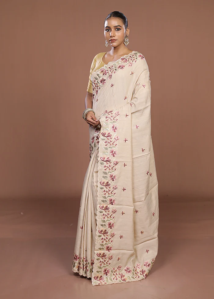 Cream Tussar Silk Saree With Blouse Piece - Image 4