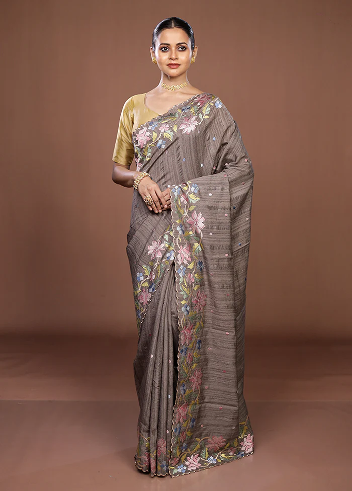 Cream Tussar Silk Saree With Blouse Piece - Image 2