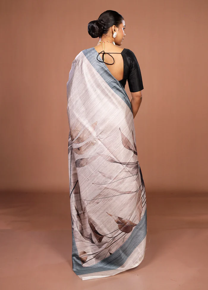 Cream Tussar Silk Saree With Blouse Piece - Image 3