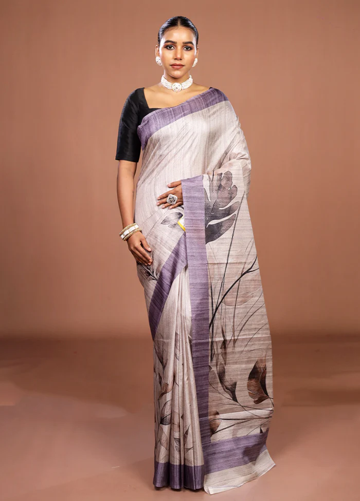 Cream Tussar Silk Saree With Blouse Piece - Image 2