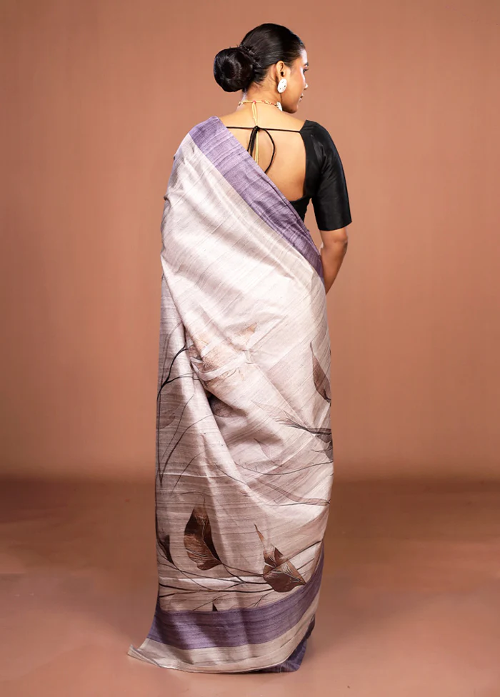 Cream Tussar Silk Saree With Blouse Piece - Image 3
