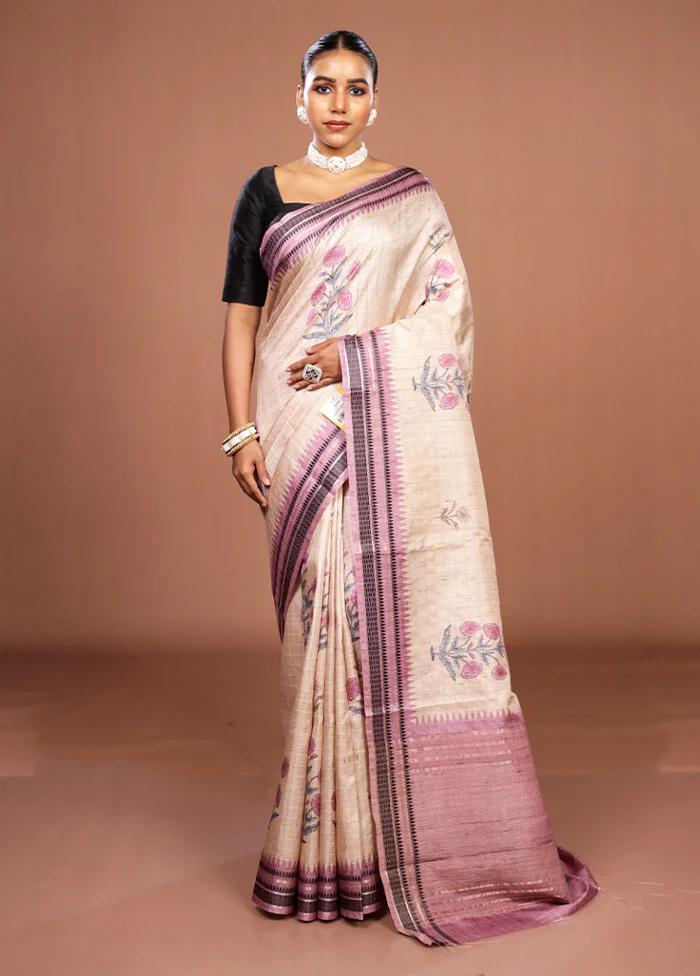 Cream Tussar Silk Saree With Blouse Piece - Image 2