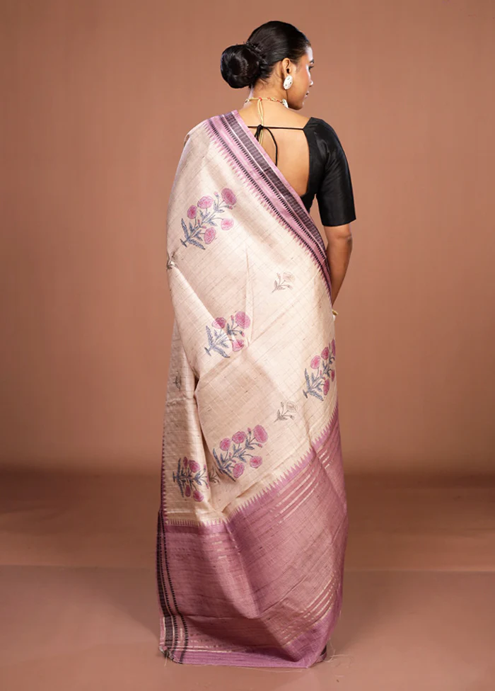 Cream Tussar Silk Saree With Blouse Piece - Image 3