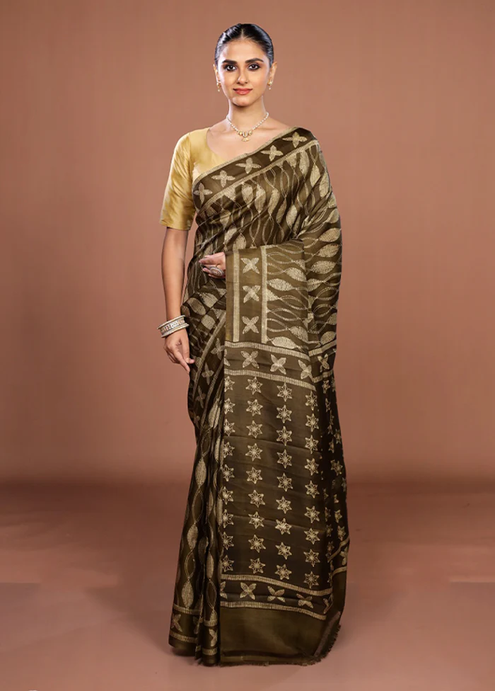 Cream Tussar Silk Saree With Blouse Piece - Image 2