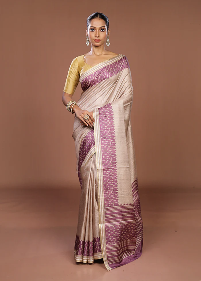 Cream Tussar Silk Saree With Blouse Piece - Image 2