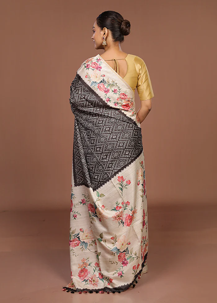 Cream Tussar Silk Saree With Blouse Piece - Image 3