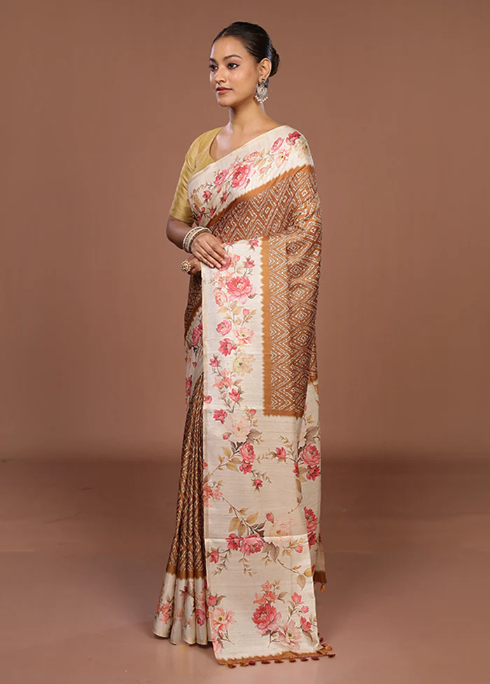 Cream Tussar Silk Saree With Blouse Piece - Image 4