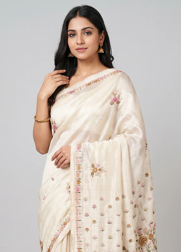 Cream Tussar Silk Saree With Blouse Piece - Image 2