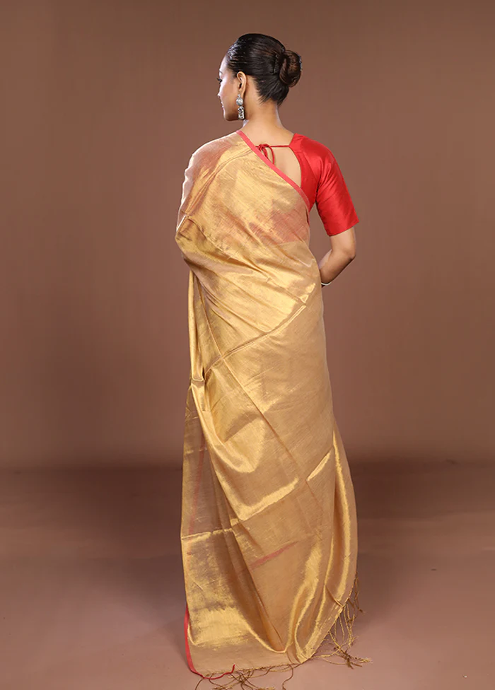 Gold Matka Silk Saree With Blouse Piece - Image 3