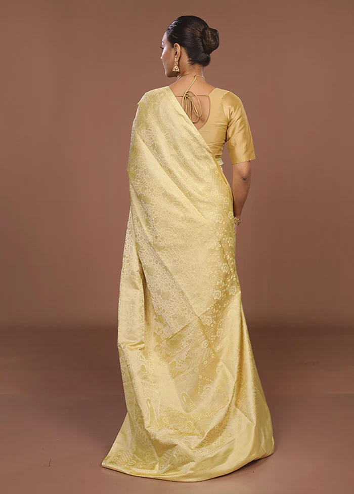 Gold Tanchoi Silk Saree With Blouse Piece - Image 3