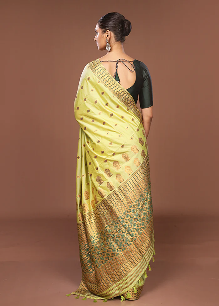 Green Assam Silk Saree With Blouse Piece - Image 3