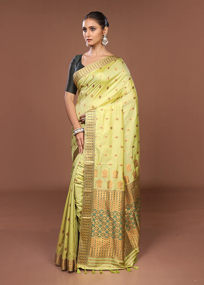 Green Assam Silk Saree With Blouse Piece - Image 4