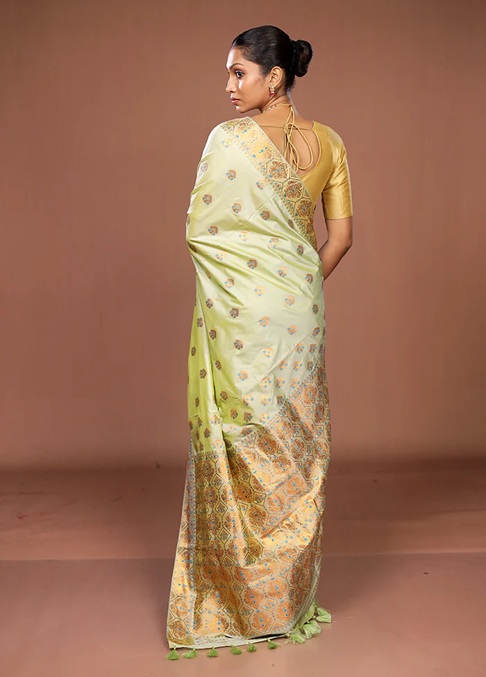 Green Assam Silk Saree With Blouse Piece - Image 3