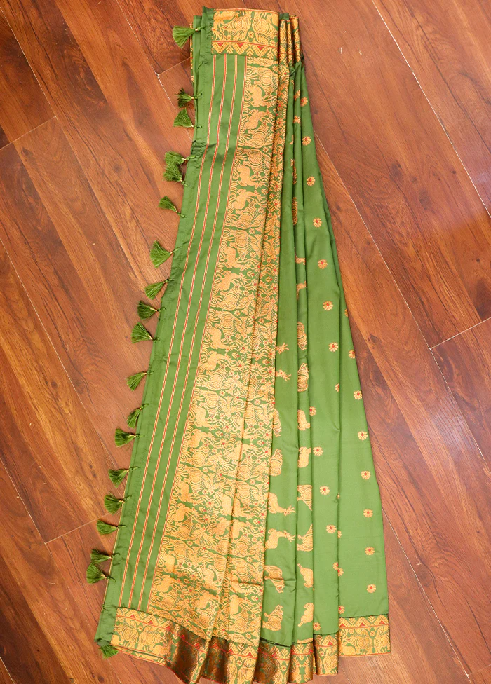 Green Assam Silk Saree With Blouse Piece - Image 3