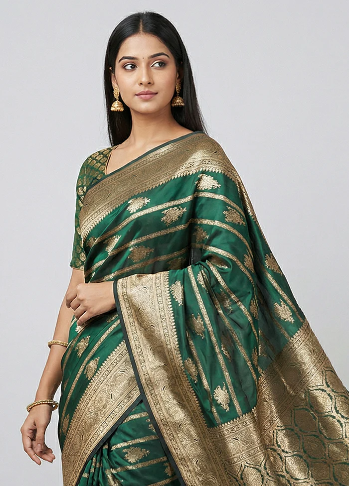 Green Banarasi Silk Saree With Blouse Piece - Image 2