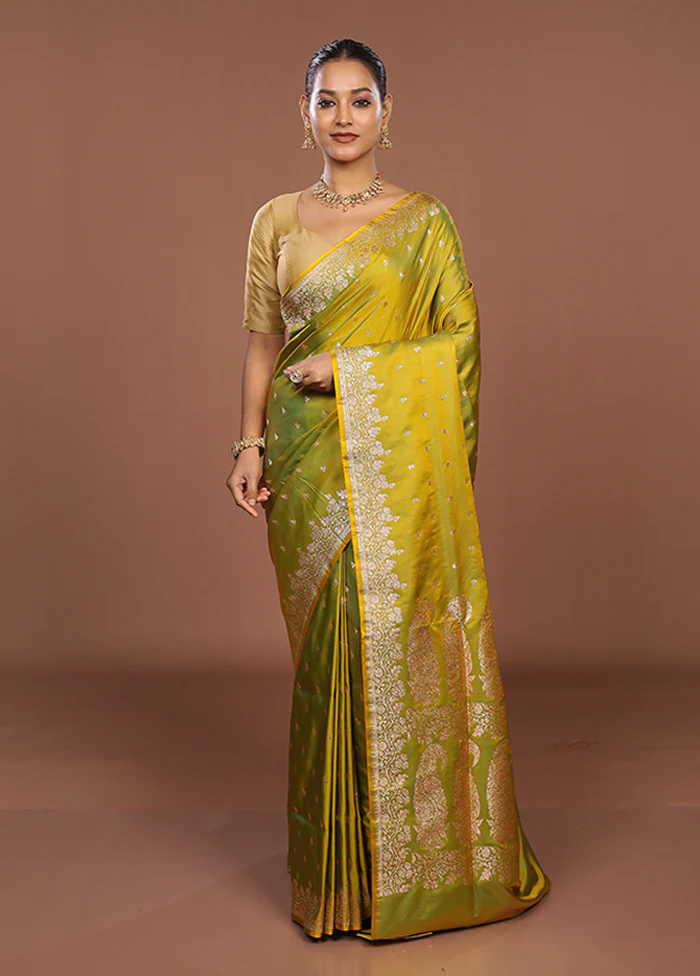 Green Banarasi Silk Saree With Blouse Piece - Image 2