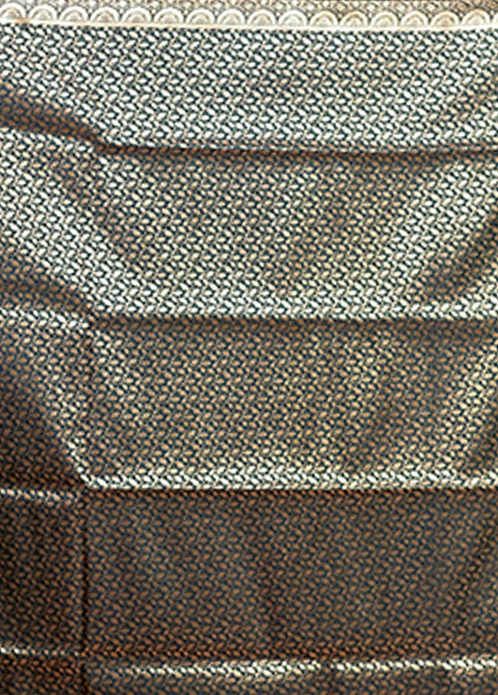 Green Banarasi Silk Saree With Blouse Piece - Image 5