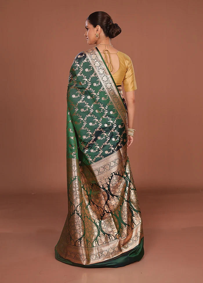 Green Banarasi Silk Saree With Blouse Piece - Image 3