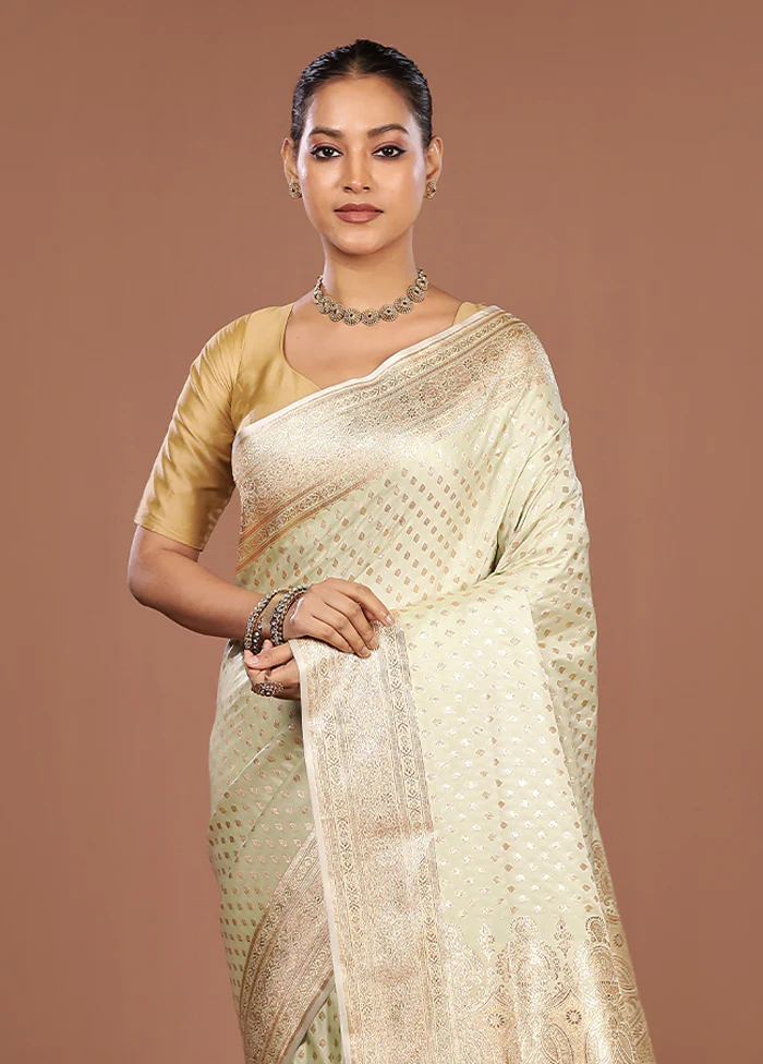 Green Banarasi Silk Saree With Blouse Piece