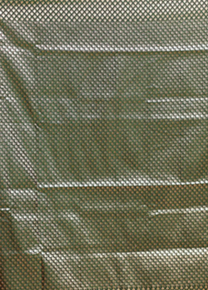 Green Banarasi Silk Saree With Blouse Piece - Image 5
