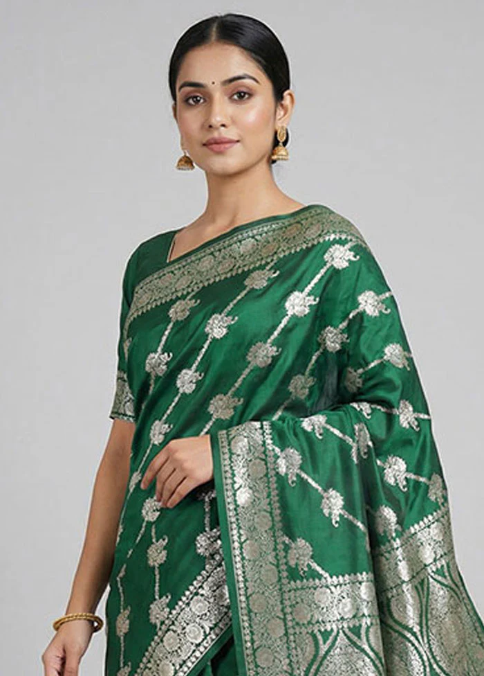 Green Banarasi Silk Saree With Blouse Piece - Image 2