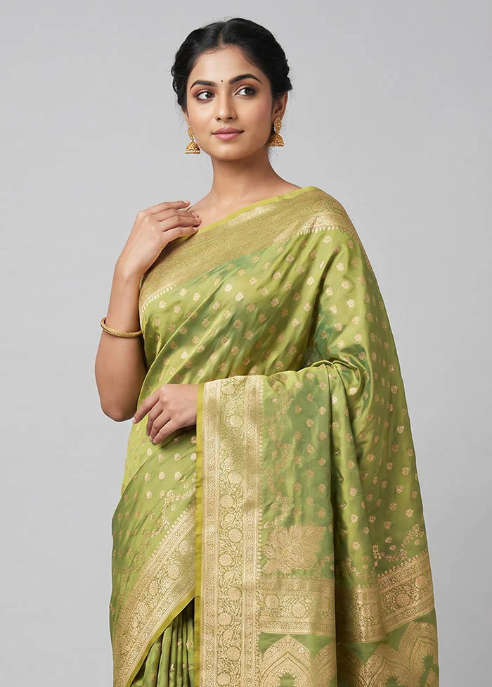 Green Banarasi Silk Saree With Blouse Piece - Image 2