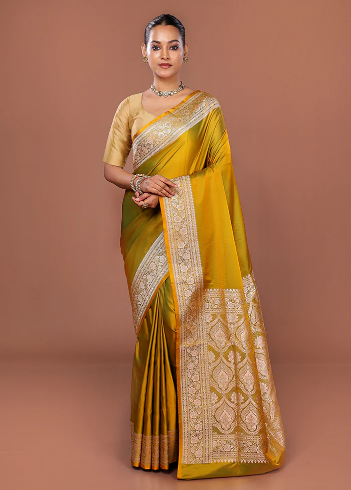 Green Banarasi Silk Saree With Blouse Piece - Image 2