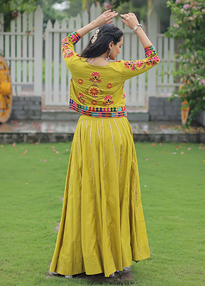 Green Blended Silk Lehenga Set - Image 3