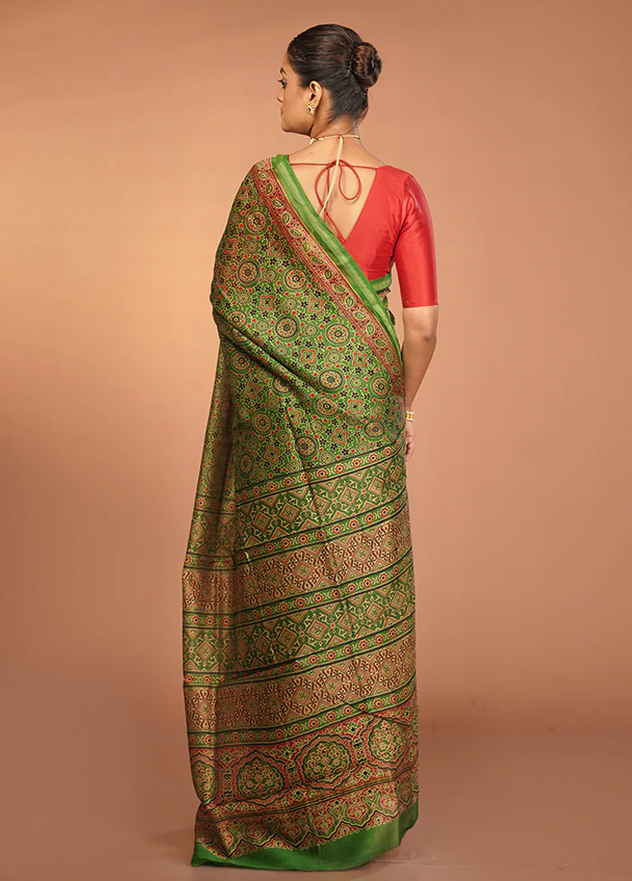 Green Chanderi Silk Saree With Blouse Piece - Image 3