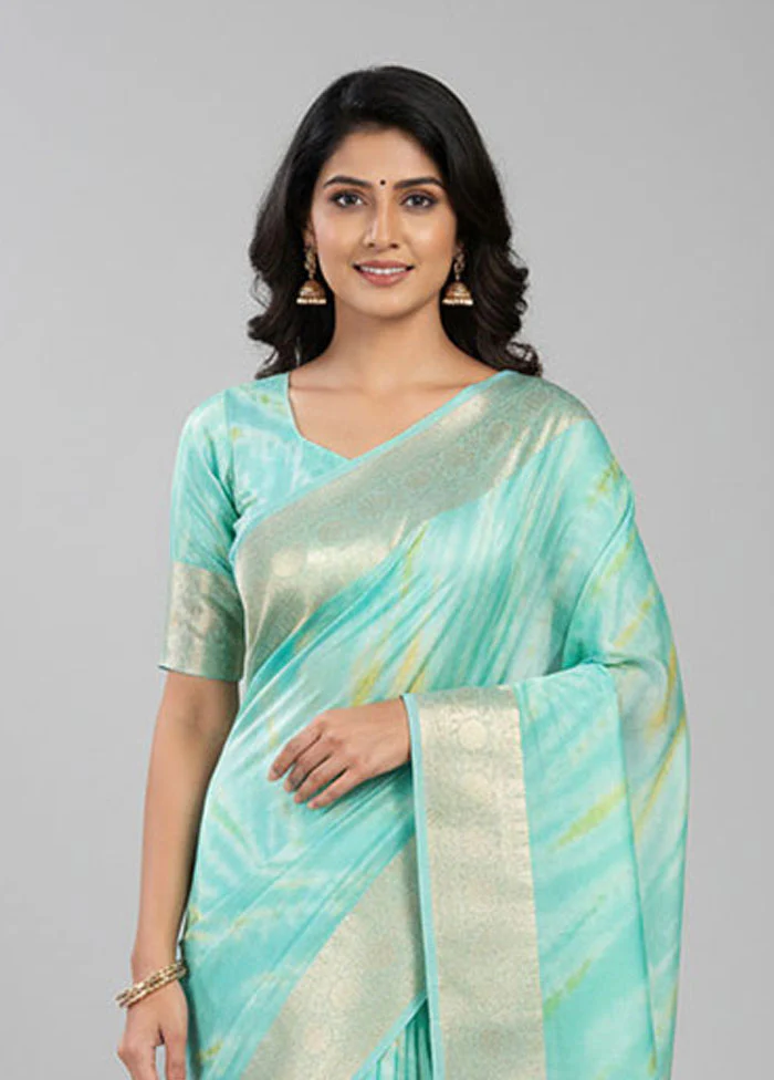 Green Chiffon Silk Saree With Blouse Piece - Image 2