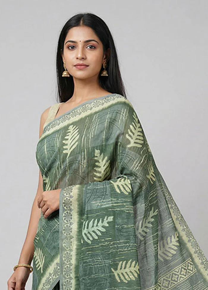 Green Chiffon Silk Saree With Blouse Piece - Image 2