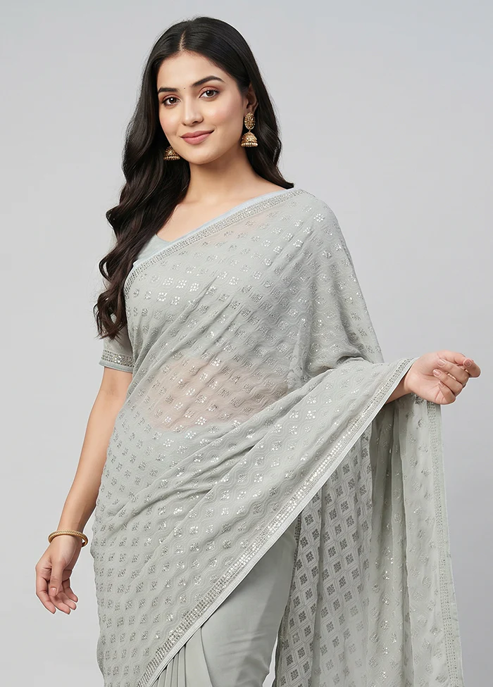 Green Chiffon Silk Saree With Blouse Piece - Image 2