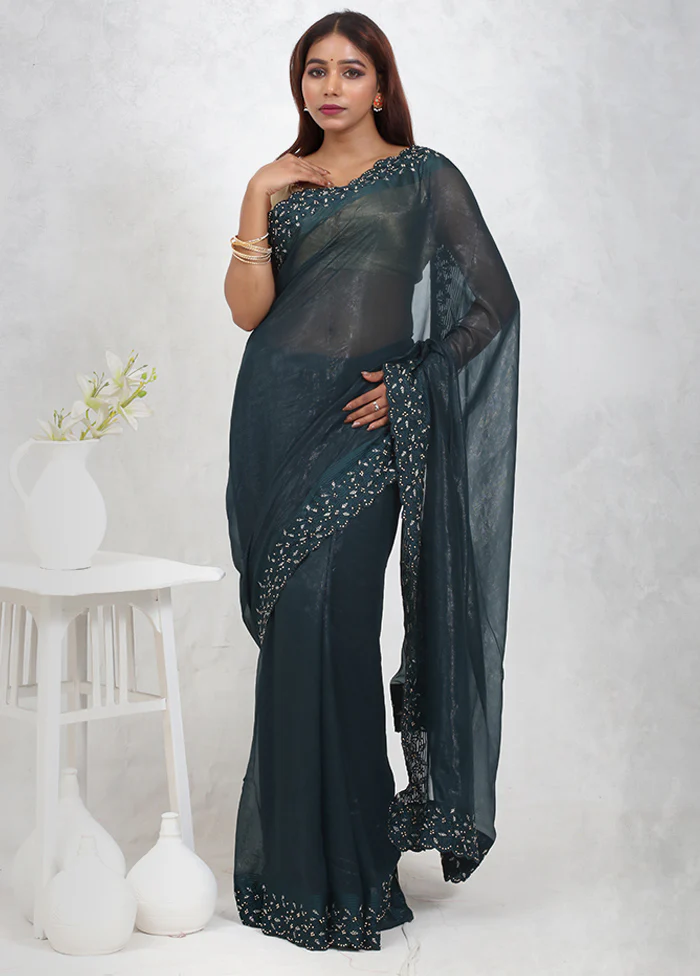 Green Chiffon Silk Saree With Blouse Piece - Image 2