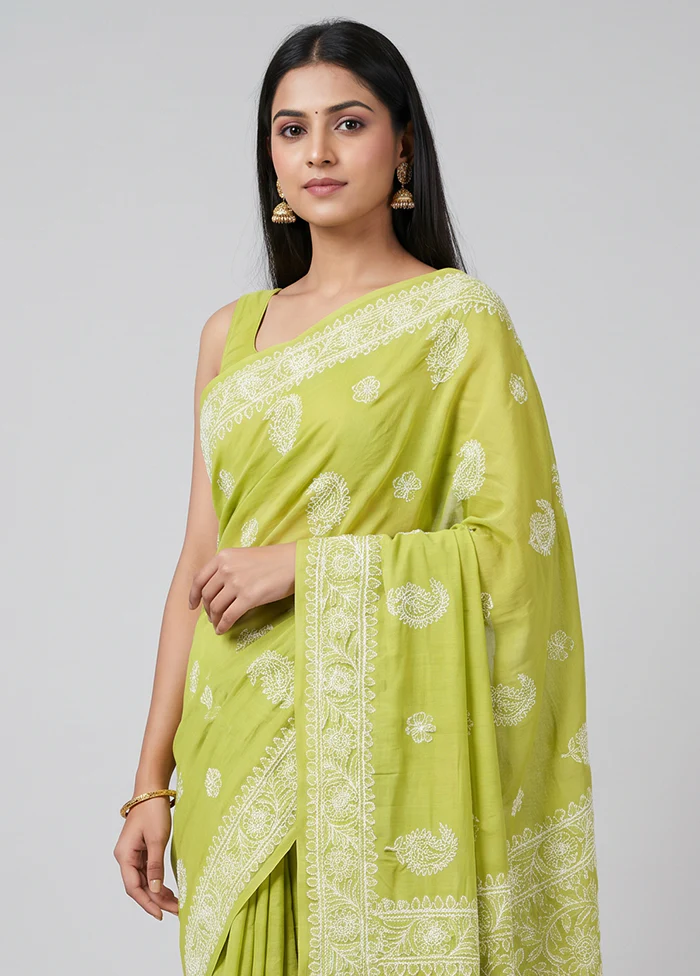 Green Chikan Silk Saree With Blouse Piece - Image 2