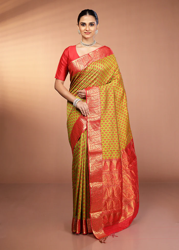 Green Cotton Saree With Blouse Piece - Image 2