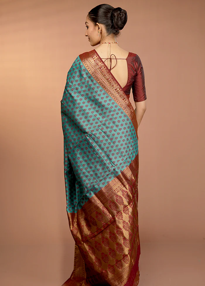 Green Cotton Saree With Blouse Piece - Image 3