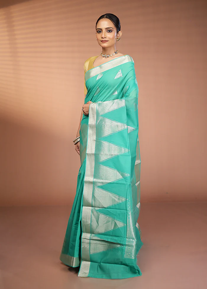 Green Cotton Saree With Blouse Piece - Image 4