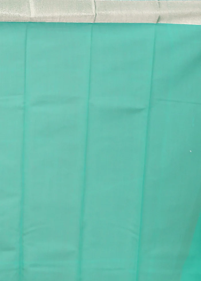 Green Cotton Saree With Blouse Piece - Image 5
