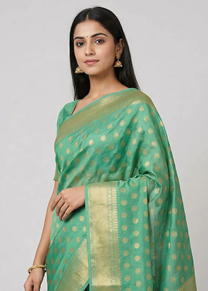 Green Cotton Saree With Blouse Piece - Image 2