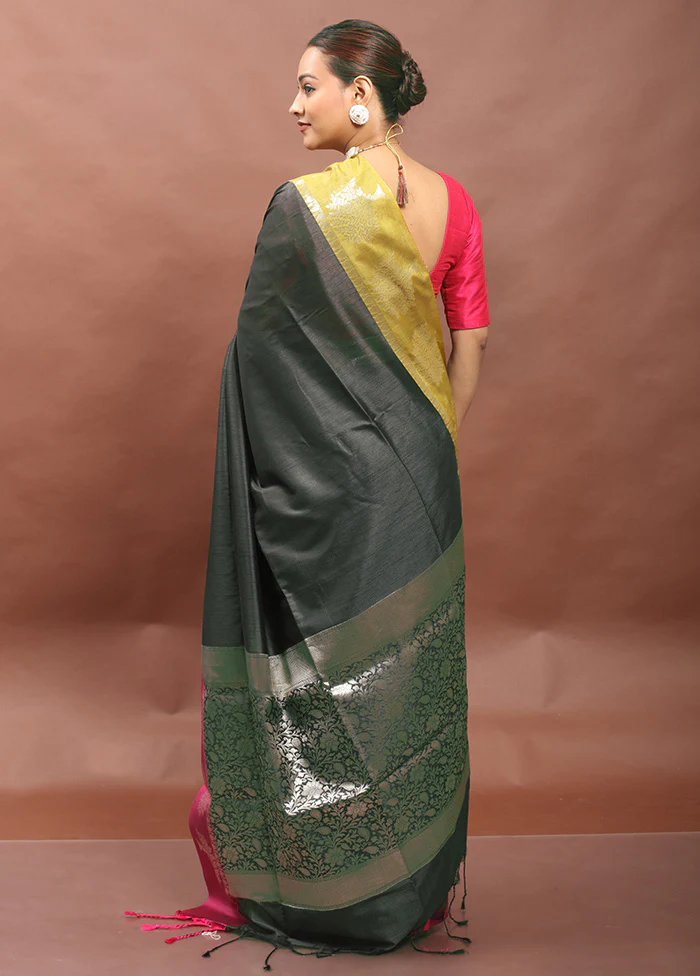 Green Cotton Saree With Blouse Piece - Image 3